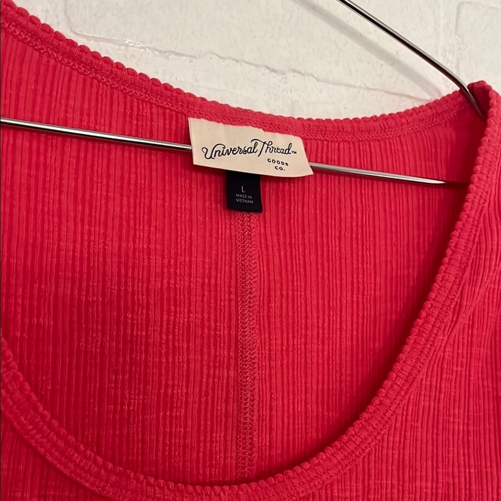 Universal Thread Womens Bright Short Sleeve Top Cotton Blend Material Large - Picture 2 of 5